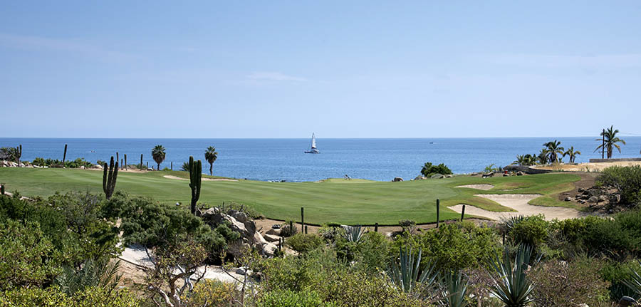 Beautiful Luxury Golf Course on the Pacific Ocean in Mexico